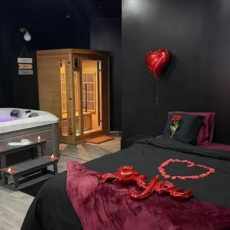 - Cozy - Jacuzzi & Sauna Apartmán