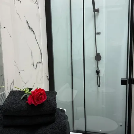 - Cozy - Jacuzzi & Sauna 아파트 롱위