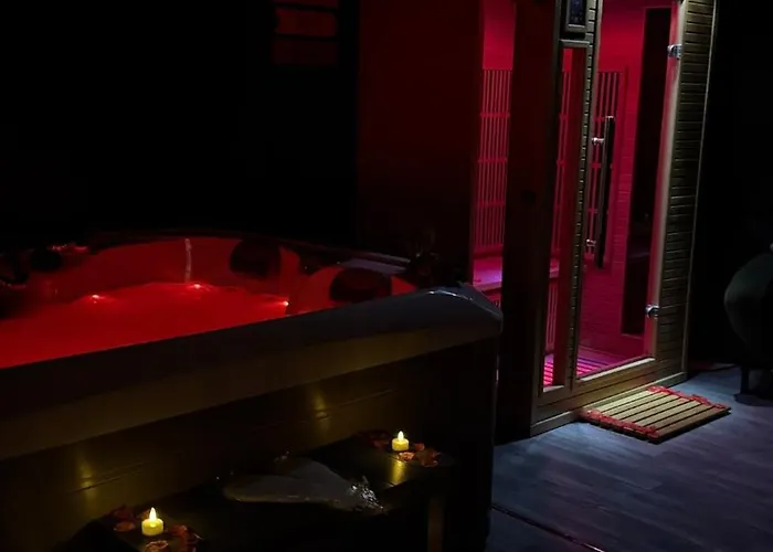 - Cozy - Jacuzzi & Sauna Apartmán Longwy