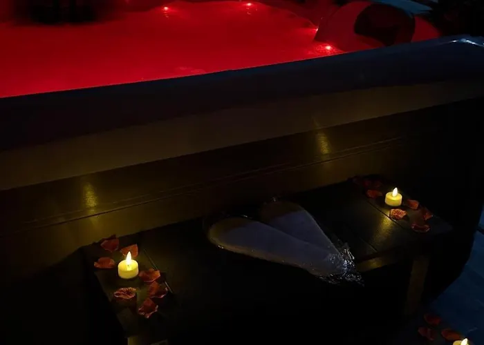 - Cozy - Jacuzzi & Sauna *